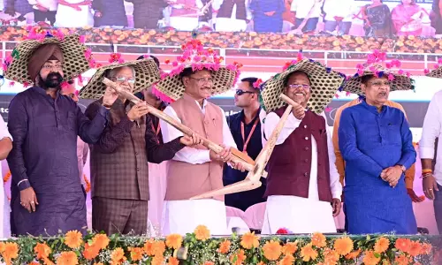 होली से पहले किसानों को समृद्धि का उपहार : CM विष्णुदेव साय होली से पहले किसानों को समृद्धि का उपहार : CM विष्णुदेव साय