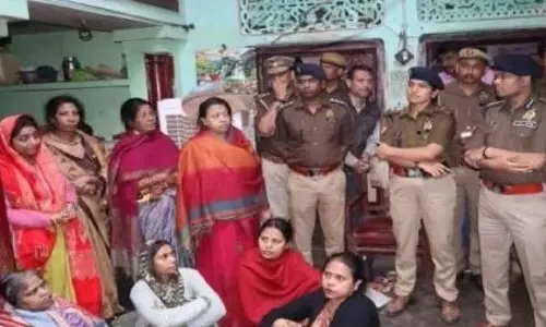 Farrukhabad: कायमगंज में 24 घंटे में तीन हत्याएं, पुलिस ने शुरू की जांच Farrukhabad: कायमगंज में 24 घंटे में तीन हत्याएं, पुलिस ने शुरू की जांच