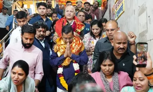 New Delhi: केजरीवाल ने हनुमान मंदिर में टेका मत्था, केजरीवाल ने लिया आशीर्वाद