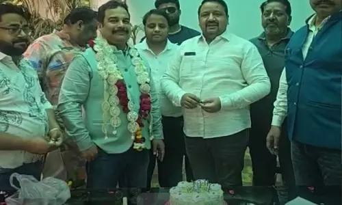 Farrukhabad: जनसेवा के प्रतीक मोहन अग्रवाल का जन्मदिन मनाया गया Farrukhabad: जनसेवा के प्रतीक मोहन अग्रवाल का जन्मदिन मनाया गया