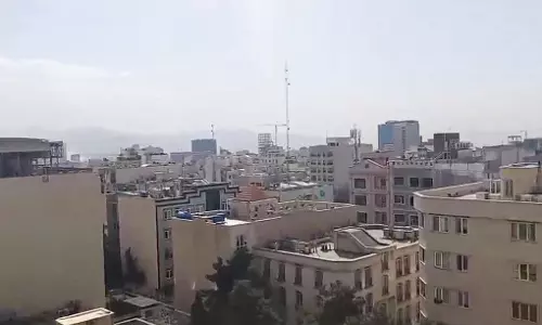 UAE और कतर में भारतीय मिशन ने सुरक्षा निर्देश जारी किए UAE और कतर में भारतीय मिशन ने सुरक्षा निर्देश जारी किए