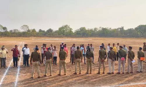 पुलिस लाईन रूद्री में 35 गुंडा बदमाशों की परेड, होली पर धमतरी शहर में अलर्ट