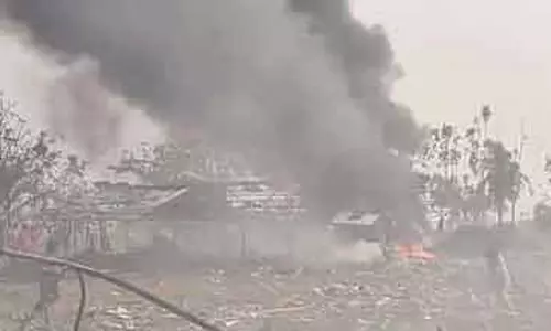 Andhra : पटाखा फैक्ट्री हादसे में मरने वालों की संख्या बढ़कर 18 हुई Andhra : पटाखा फैक्ट्री हादसे में मरने वालों की संख्या बढ़कर 18 हुई