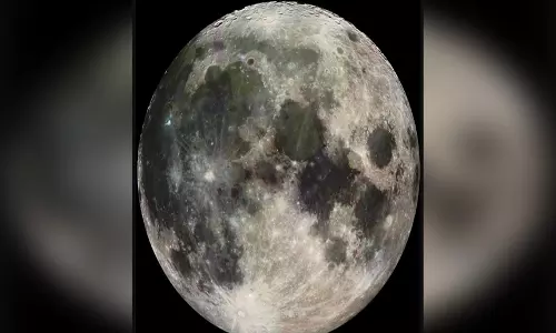 चांद के साइज का भ्रम: क्षितिज पर क्यों दिखता है बड़ा आकार, रंगों में भी अंतर