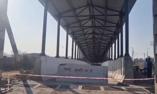 निर्माणाधीन अंडरपास के पास बमबाजी, तीन धमाकों से दहला इलाका निर्माणाधीन अंडरपास के पास बमबाजी, तीन धमाकों से दहला इलाका