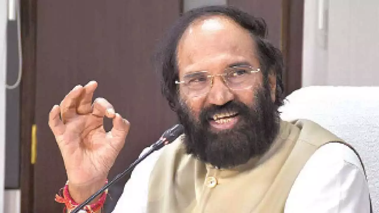 Telangana : उत्तम ने जलाशय की गाद के संकट पर तुरंत कार्रवाई की मांग की Telangana : उत्तम ने जलाशय की गाद के संकट पर तुरंत कार्रवाई की मांग की