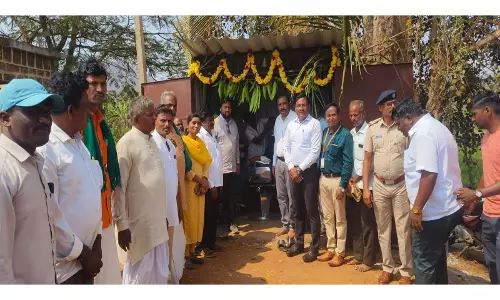 Karnataka: सरकार ने गडग में दलितों के लिए नाई की दुकान खोली