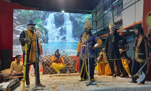 Bareilly: रामलीला मंच पर जीवंत हुआ सीता जन्म प्रसंग Bareilly: रामलीला मंच पर जीवंत हुआ सीता जन्म प्रसंग