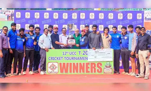 Hemanth Reddy ने गैलेक्सी क्रिकेट क्लब को ट्रॉफी जिताई