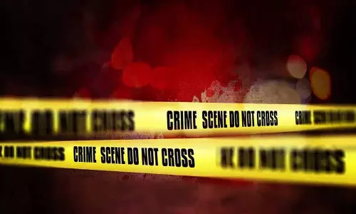 Abdullapurmet के पास NH 65 पर ट्रक से बाइक टकराने से महिला की मौत Abdullapurmet के पास NH 65 पर ट्रक से बाइक टकराने से महिला की मौत