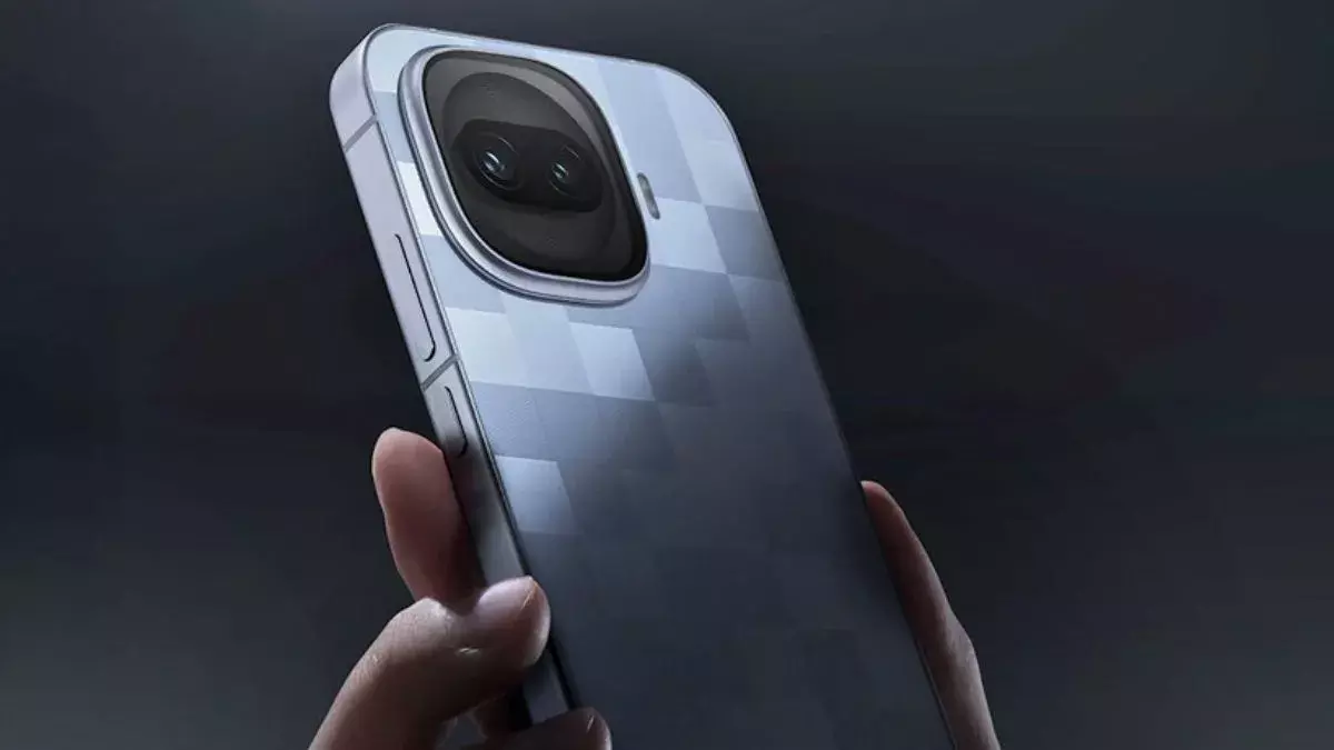 iQOO 15R भारत में लॉन्च, 50MP कैमरा के साथ 7600mAh बैटरी से होगा लैस