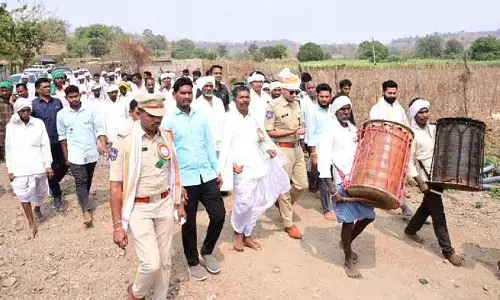 Gadiguda में पुलिस ने आदिवासियों के लिए मेडिकल कैंप आयोजित किया Gadiguda में पुलिस ने आदिवासियों के लिए मेडिकल कैंप आयोजित किया