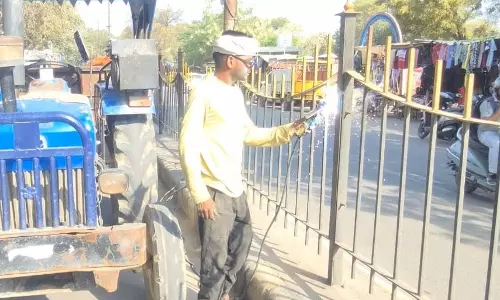 Bhiwani: सर्कुलर रोड पर बढ़ेगी यातायात सुरक्षा, रेलिंग मरम्मत जारी