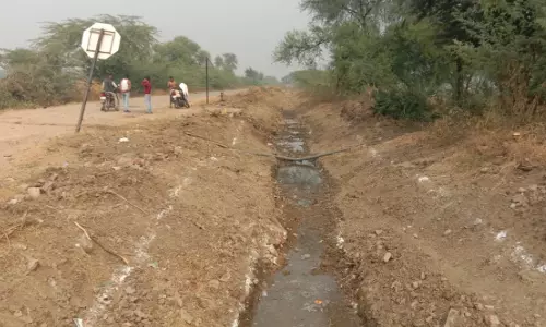 Kairu: नहरों में पानी नहीं, जनसंवाद में गूंजा किसानों का दर्द Kairu: नहरों में पानी नहीं, जनसंवाद में गूंजा किसानों का दर्द