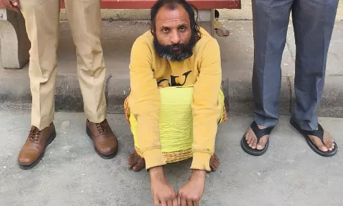 Gurugram: गोल्फ कोर्स रोड फायरिंग मामले में आरोपी रविकांत गिरफ्तार Gurugram: गोल्फ कोर्स रोड फायरिंग मामले में आरोपी रविकांत गिरफ्तार