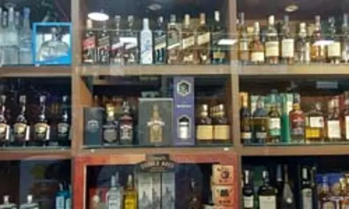 होली से पहले पुलिस ने जब्त की 480 लीटर विदेशी शराब