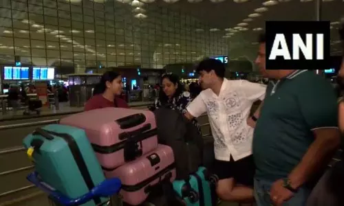 Airport: अंतरराष्ट्रीय हवाई अड्डा पर यात्रियों की भारी भीड़, 57 उड़ानें रद्द Airport: अंतरराष्ट्रीय हवाई अड्डा पर यात्रियों की भारी भीड़, 57 उड़ानें रद्द
