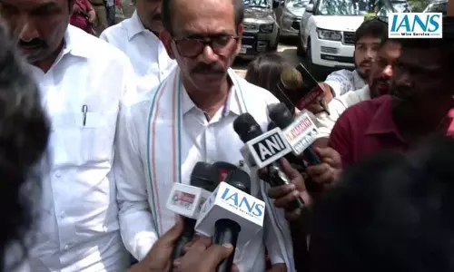 DMK के साथ सीट शेयरिंग बैठक में कांग्रेस ने दो-दिन में संभावित सहमति पर संकेत DMK के साथ सीट शेयरिंग बैठक में कांग्रेस ने दो-दिन में संभावित सहमति पर संकेत