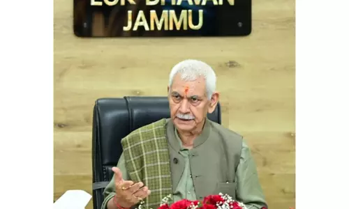 LG Manoj Singh ने ऐतिहासिक रणजी ट्रॉफी जीत पर जम्मू-कश्मीर टीम को दी बधाई LG Manoj Singh ने ऐतिहासिक रणजी ट्रॉफी जीत पर जम्मू-कश्मीर टीम को दी बधाई