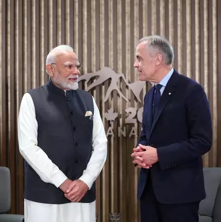 भारत पहुंचे कनाडा के प्रधानमंत्री मार्क कार्नी, बोले- भारत दुनिया की सबसे तेजी से बढ़ती अर्थव्यवस्था भारत पहुंचे कनाडा के प्रधानमंत्री मार्क कार्नी, बोले- भारत दुनिया की सबसे तेजी से बढ़ती अर्थव्यवस्था