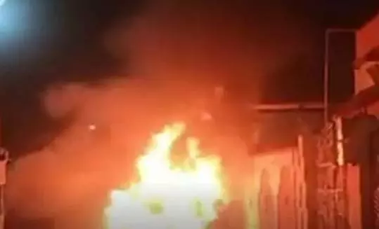 डीडी नगर में खड़ी कारों में आगजनी, उपद्रवियों की तलाश में पुलिस डीडी नगर में खड़ी कारों में आगजनी, उपद्रवियों की तलाश में पुलिस