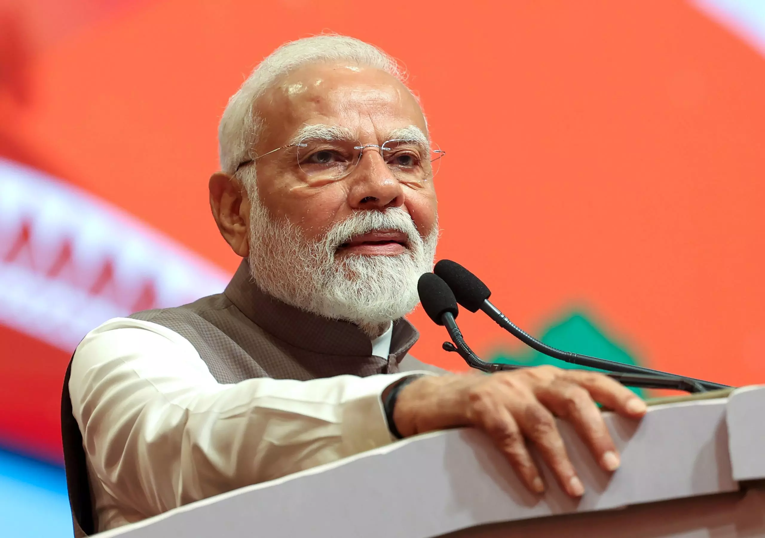 पीएम मोदी आज साणंद में 22,516 करोड़ रुपये के सेमीकंडक्टर संयंत्र का उद्घाटन करेंगे पीएम मोदी आज साणंद में 22,516 करोड़ रुपये के सेमीकंडक्टर संयंत्र का उद्घाटन करेंगे