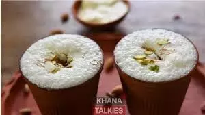 Lassi Recipe: सिर्फ 4 मिनट में बनाएं 4 तरह की लस्सी, फटाफट नोट कर लें रेसिपी Lassi Recipe: सिर्फ 4 मिनट में बनाएं 4 तरह की लस्सी, फटाफट नोट कर लें रेसिपी