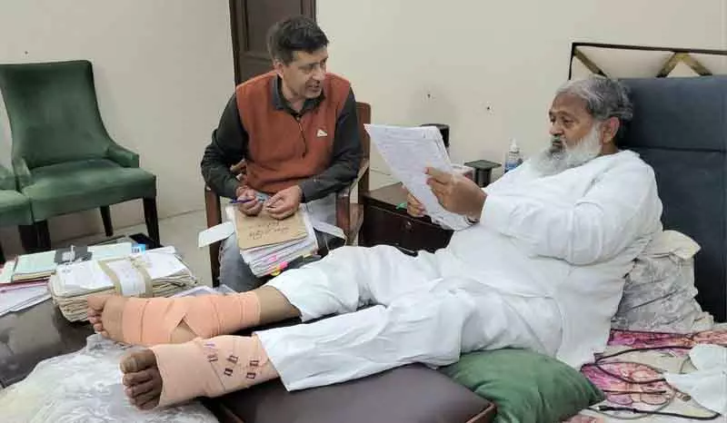 Ambala सरकारी फाइलें चलती रहें: विज Ambala सरकारी फाइलें चलती रहें: विज