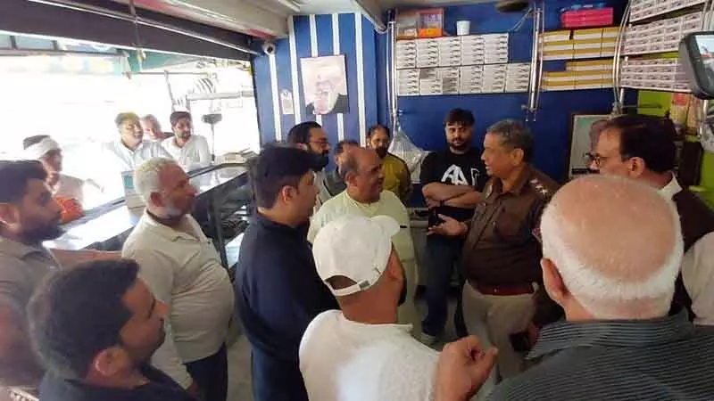 Hansi में दुकान मालिक से 50 लाख की रंगदारी मांगने के आरोप में 2 गिरफ्तार Hansi में दुकान मालिक से 50 लाख की रंगदारी मांगने के आरोप में 2 गिरफ्तार