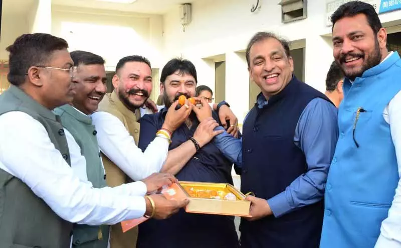 कोर्ट के Kejriwal और सिसोदिया को बरी करने पर AAP कैंप में खुशी कोर्ट के Kejriwal और सिसोदिया को बरी करने पर AAP कैंप में खुशी