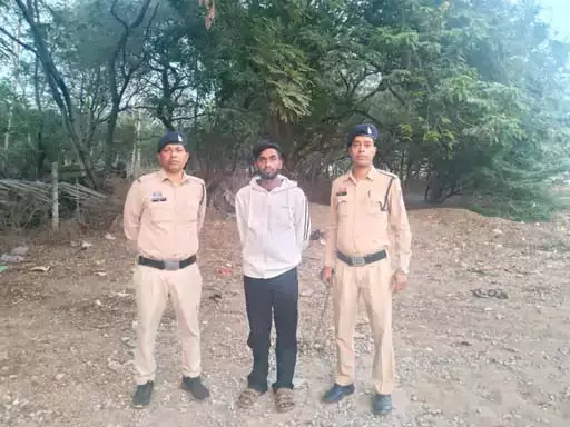 भतीजी ही चोर निकली, चाचा के घर हुई आभूषण चोरी का खुलासा भतीजी ही चोर निकली, चाचा के घर हुई आभूषण चोरी का खुलासा