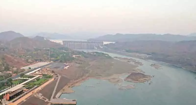 IWT सस्पेंशन के बाद, J&K सरकार पानी की संभावनाओं पर ध्यान दे रही IWT सस्पेंशन के बाद, J&K सरकार पानी की संभावनाओं पर ध्यान दे रही