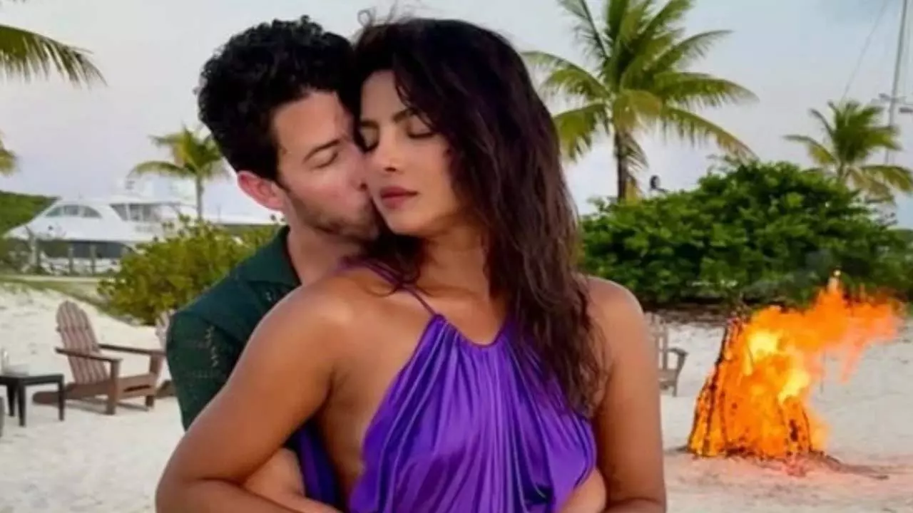 Nick Jonas ने साबित कर दिया कि वह प्रियंका चोपड़ा के सबसे बड़े चीयरलीडर हैं Nick Jonas ने साबित कर दिया कि वह प्रियंका चोपड़ा के सबसे बड़े चीयरलीडर हैं