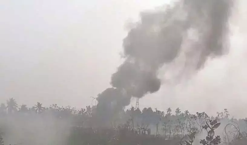 Kakinada में भयानक हादसा: धमाके और आग से 18 लोगों की मौत, 15 अस्पताल में भर्ती Kakinada में भयानक हादसा: धमाके और आग से 18 लोगों की मौत, 15 अस्पताल में भर्ती