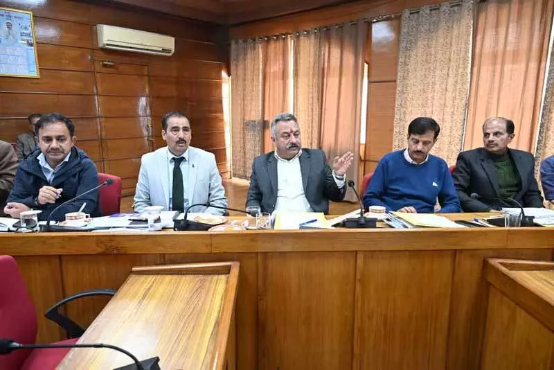 Himachal: शिक्षा मंत्री ने कहा कि मर्ज किए गए स्कूलों की खाली बिल्डिंग्स को बेकार नहीं छोड़ा जाना चाहिए Himachal: शिक्षा मंत्री ने कहा कि मर्ज किए गए स्कूलों की खाली बिल्डिंग्स को बेकार नहीं छोड़ा जाना चाहिए