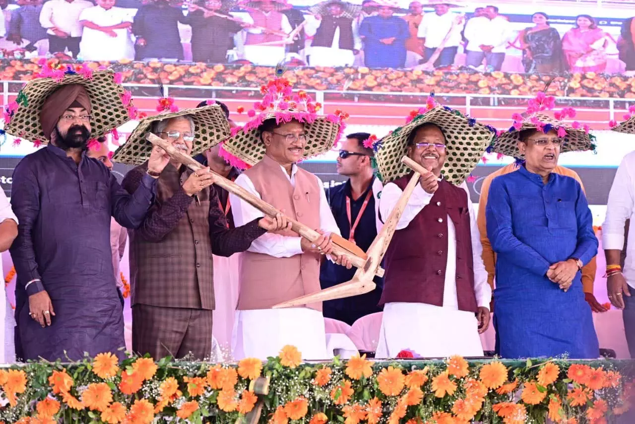 होली से पहले किसानों को समृद्धि का उपहार : CM विष्णुदेव साय होली से पहले किसानों को समृद्धि का उपहार : CM विष्णुदेव साय