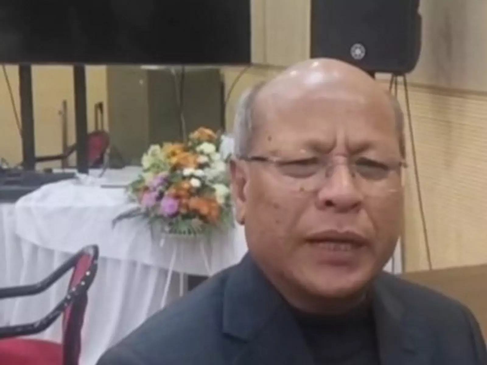 सरकार मुख्यधारा में लौटने वालों के पुनर्वास के लिए प्रतिबद्ध है: Prestone Tynsong सरकार मुख्यधारा में लौटने वालों के पुनर्वास के लिए प्रतिबद्ध है: Prestone Tynsong