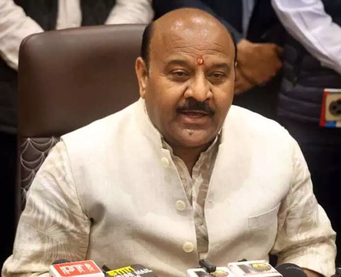 डिप्टी CM ने कहा, गैर-कानूनी माइनिंग की इजाज़त नहीं दी जाएगी, सभी MDL रद्द करने का ऐलान किया डिप्टी CM ने कहा, गैर-कानूनी माइनिंग की इजाज़त नहीं दी जाएगी, सभी MDL रद्द करने का ऐलान किया