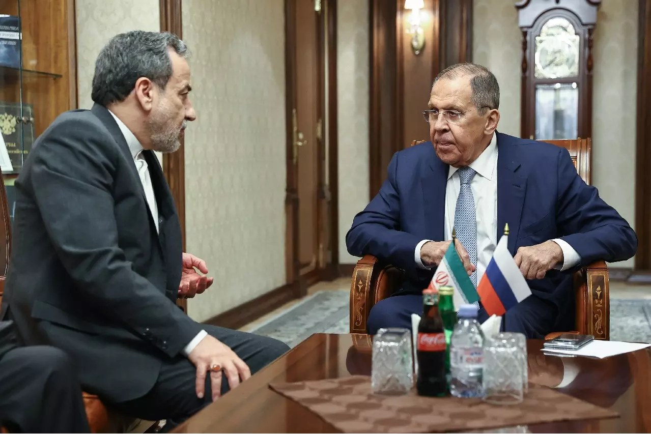 Russia ने ईरान पर बिना उकसावे के US-इज़राइल हमले की निंदा की Russia ने ईरान पर बिना उकसावे के US-इज़राइल हमले की निंदा की