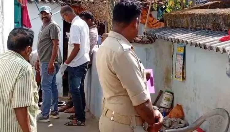 Mayurbhanj में जादू-टोना के शक में बुजुर्ग महिला को जलाकर मार डाला गया Mayurbhanj में जादू-टोना के शक में बुजुर्ग महिला को जलाकर मार डाला गया