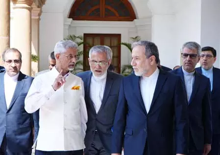 Iran और खाड़ी क्षेत्र के घटनाक्रम से भारत बहुत चिंतित: विदेश मंत्रालय Iran और खाड़ी क्षेत्र के घटनाक्रम से भारत बहुत चिंतित: विदेश मंत्रालय