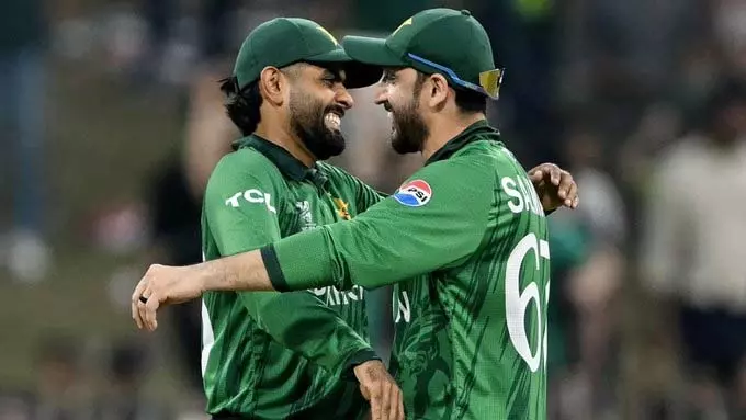 PAK vs SL T20 WC S8: पाकिस्तान को पहला झटका, फखर जमान 84 पर आउट PAK vs SL T20 WC S8: पाकिस्तान को पहला झटका, फखर जमान 84 पर आउट