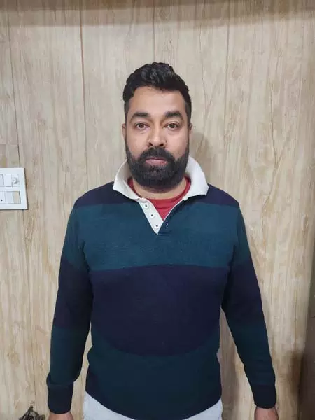 STF की कार्रवाई: जीएसटी घोटाले में 50 हजार का इनामी अपराधी गिरफ्तार STF की कार्रवाई: जीएसटी घोटाले में 50 हजार का इनामी अपराधी गिरफ्तार