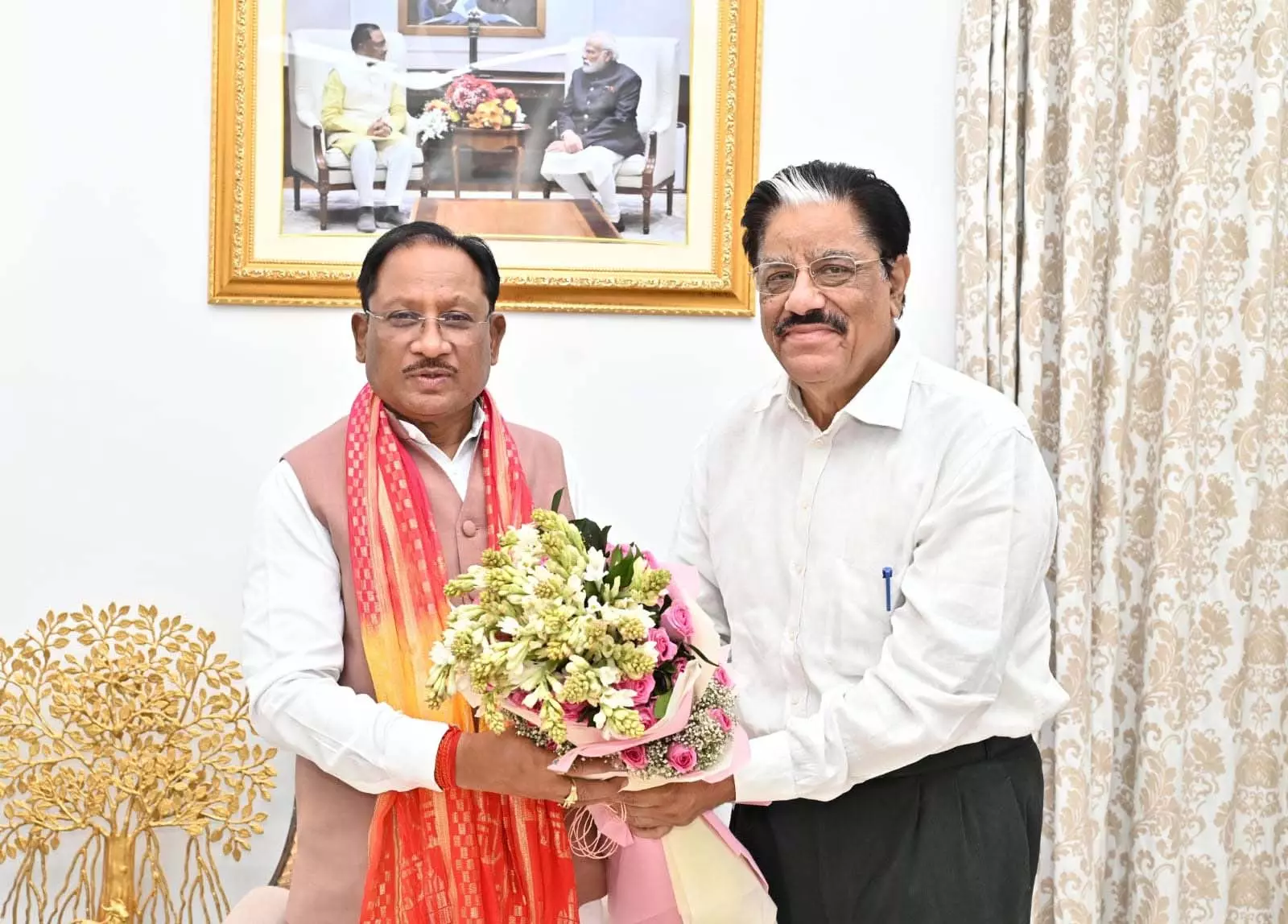 CM साय से राज्य नीति आयोग के नवनियुक्त उपाध्यक्ष गणेश शंकर मिश्रा ने की सौजन्य भेंट CM साय से राज्य नीति आयोग के नवनियुक्त उपाध्यक्ष गणेश शंकर मिश्रा ने की सौजन्य भेंट