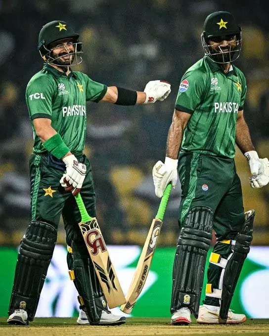 PAK vs SL T20 WC S8: कांटों से भरे मैच में जीता पाकिस्तान PAK vs SL T20 WC S8: कांटों से भरे मैच में जीता पाकिस्तान
