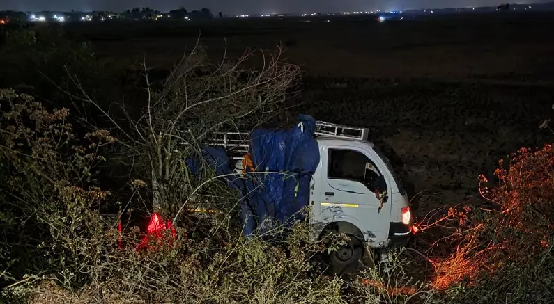 जाजपुर में टाटा ACE पलटने से 2 की मौत, 5 की हालत गंभीर जाजपुर में टाटा ACE पलटने से 2 की मौत, 5 की हालत गंभीर
