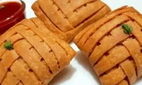 Holi Special Ribbon Samosa Recipe: इस होली बनाएं यूनिक डिजाइन वाला रिबन समोसा