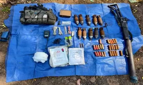 जमीन अंदर से 46 लाख कैश बरामद, गरियाबंद की जंगल में माओवादी डम्प ध्वस्त जमीन अंदर से 46 लाख कैश बरामद, गरियाबंद की जंगल में माओवादी डम्प ध्वस्त