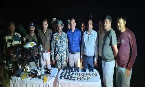 Rajasthan: बीकानेर बॉर्डर पर ड्रोन से हथियारों की बड़ी खेप बरामद Rajasthan: बीकानेर बॉर्डर पर ड्रोन से हथियारों की बड़ी खेप बरामद