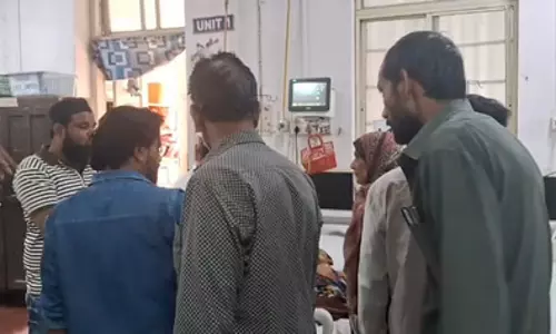 छत्रपति संभाजीनगर में मासूम पर कुत्तों के झुंड का हमला, सरकारी अस्पताल पर लापरवाही के गंभीर आरोप छत्रपति संभाजीनगर में मासूम पर कुत्तों के झुंड का हमला, सरकारी अस्पताल पर लापरवाही के गंभीर आरोप